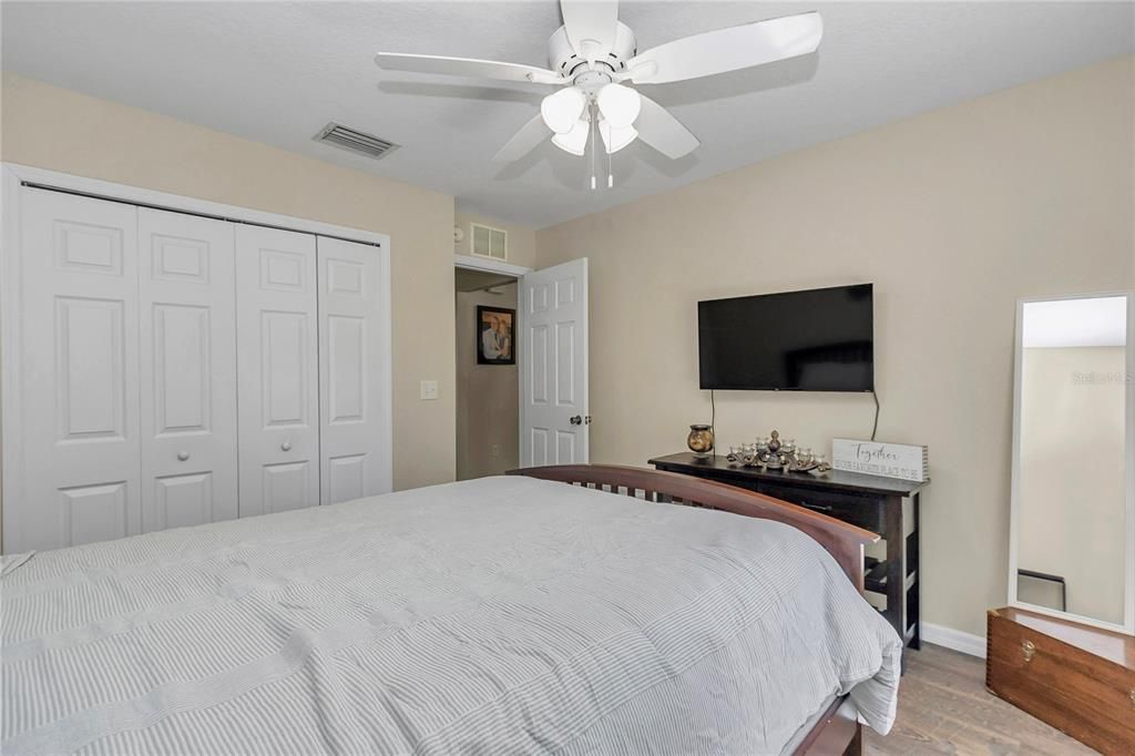 Activo con contrato: $229,000 (3 camas, 2 baños, 1266 Pies cuadrados)