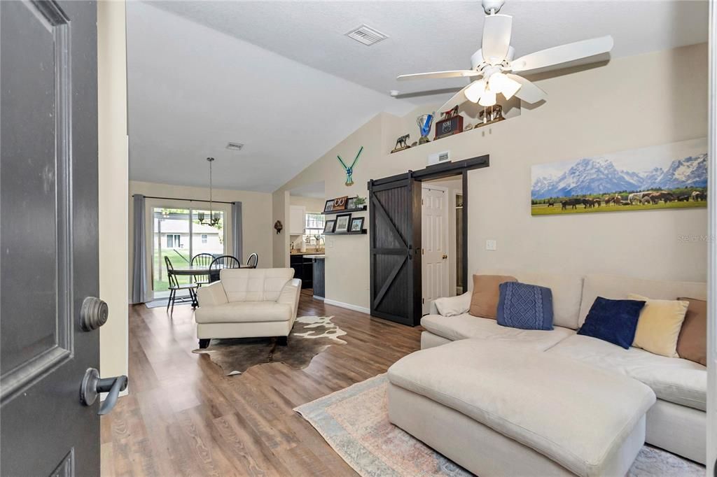 Activo con contrato: $229,000 (3 camas, 2 baños, 1266 Pies cuadrados)