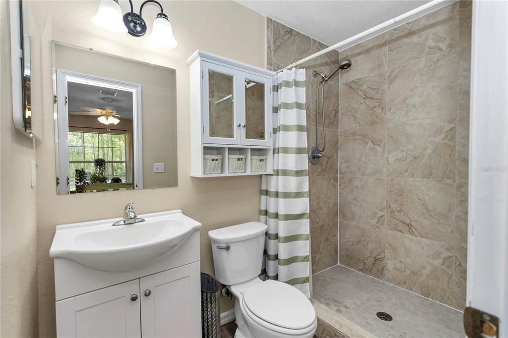 Activo con contrato: $229,000 (3 camas, 2 baños, 1266 Pies cuadrados)