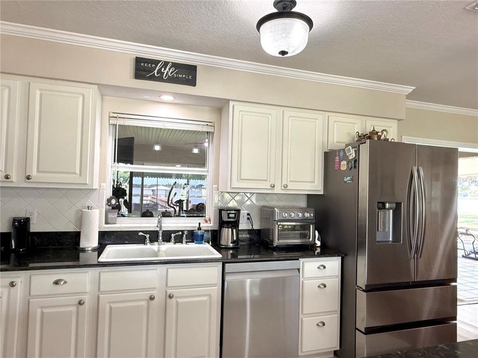 For Sale: $459,000 (2 beds, 2 baths, 1424 Square Feet)