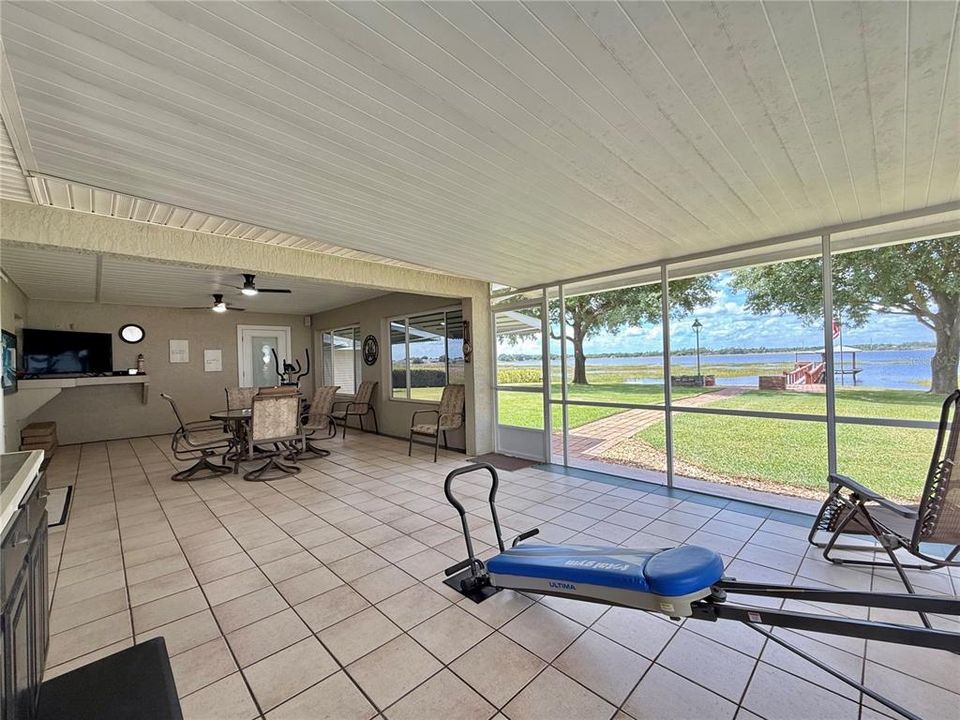 For Sale: $459,000 (2 beds, 2 baths, 1424 Square Feet)