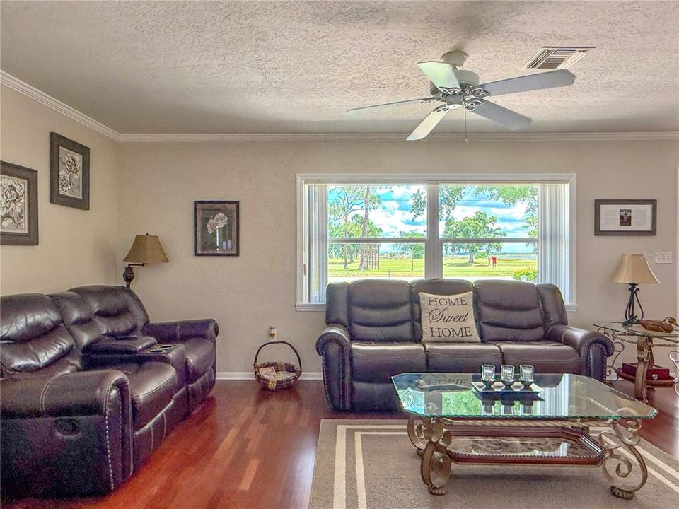 For Sale: $459,000 (2 beds, 2 baths, 1424 Square Feet)