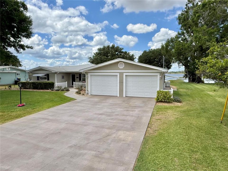 For Sale: $459,000 (2 beds, 2 baths, 1424 Square Feet)