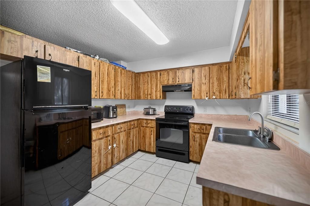 На продажу: $194,900 (3 спален, 2 ванн, 1195 Квадратных фут)