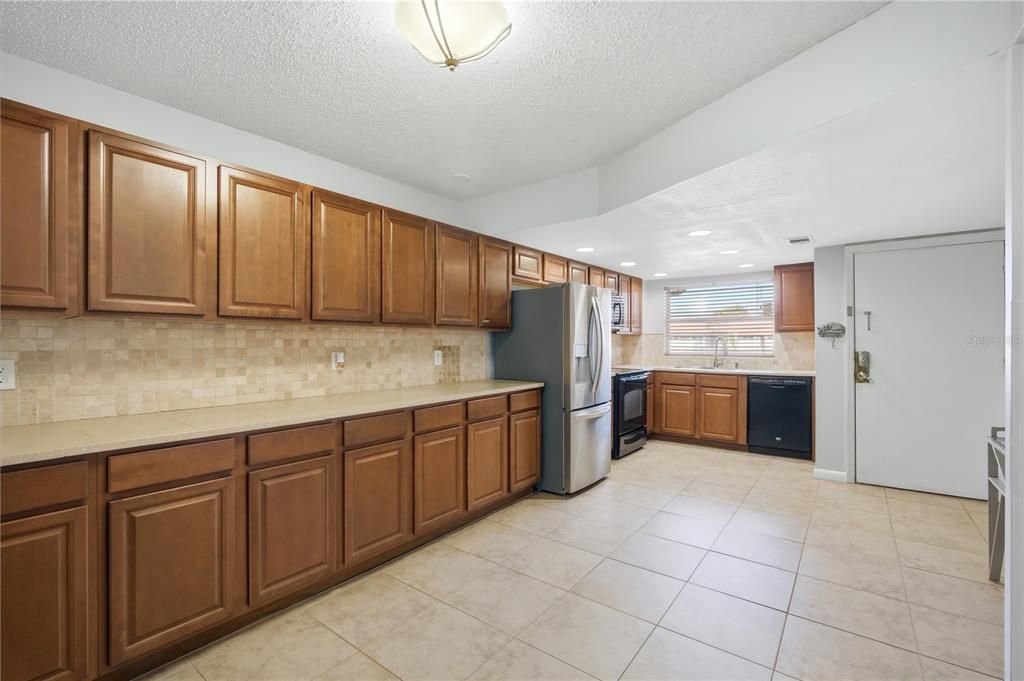 For Rent: $1,625 (2 beds, 2 baths, 1084 Square Feet)