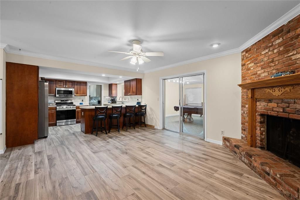 Active With Contract: $449,000 (3 beds, 2 baths, 2207 Square Feet)