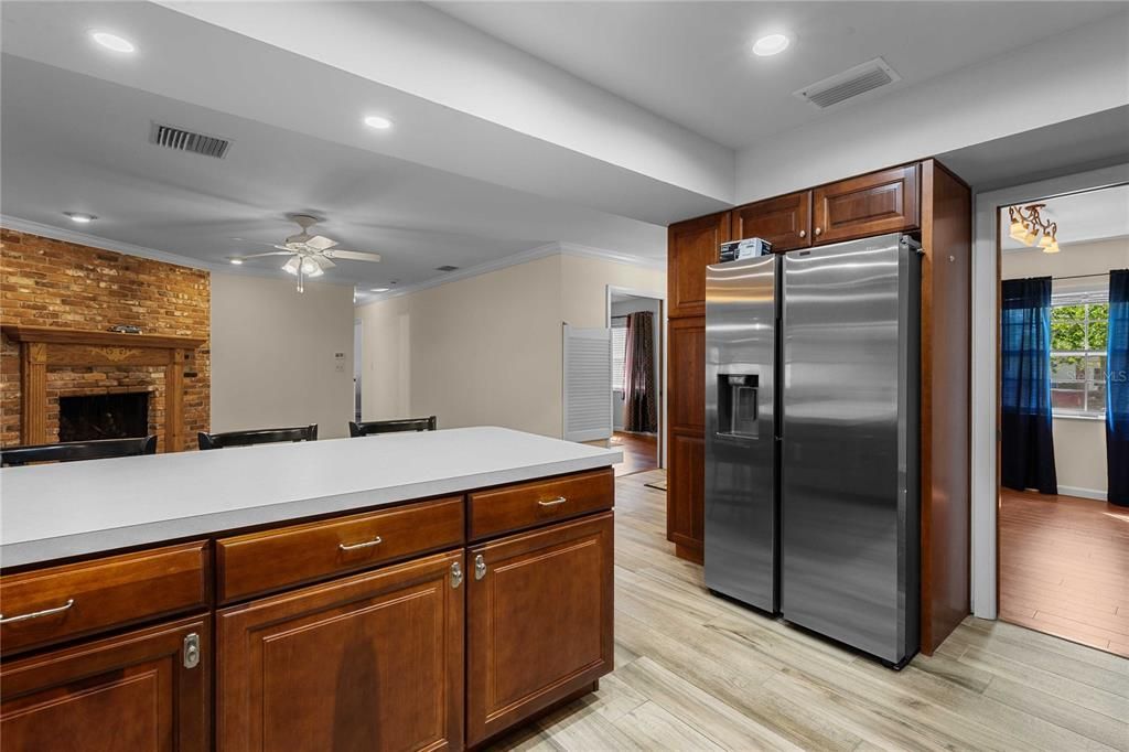 Active With Contract: $449,000 (3 beds, 2 baths, 2207 Square Feet)