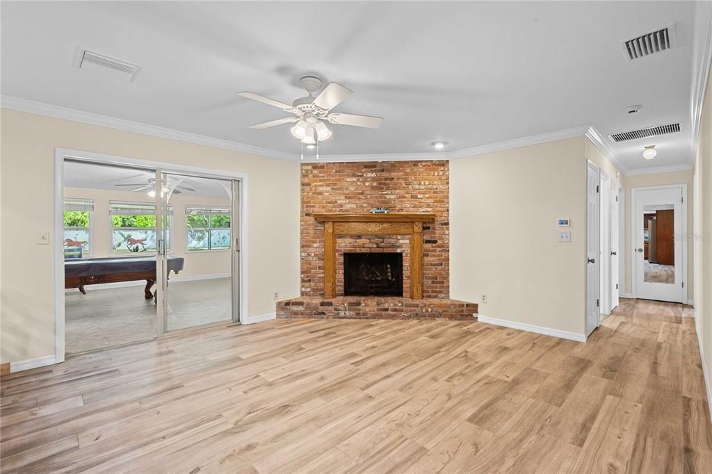 Active With Contract: $449,000 (3 beds, 2 baths, 2207 Square Feet)