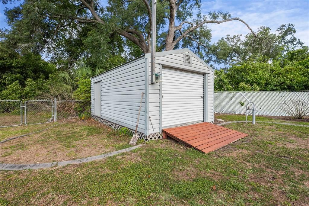 Active With Contract: $449,000 (3 beds, 2 baths, 2207 Square Feet)