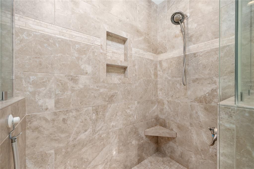 待售: $685,000 (3 贝兹, 2 浴室, 2267 平方英尺)