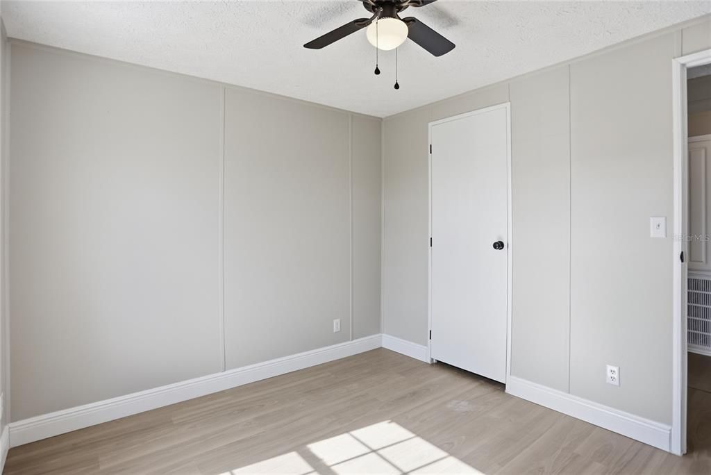 Activo con contrato: $324,900 (4 camas, 2 baños, 1782 Pies cuadrados)
