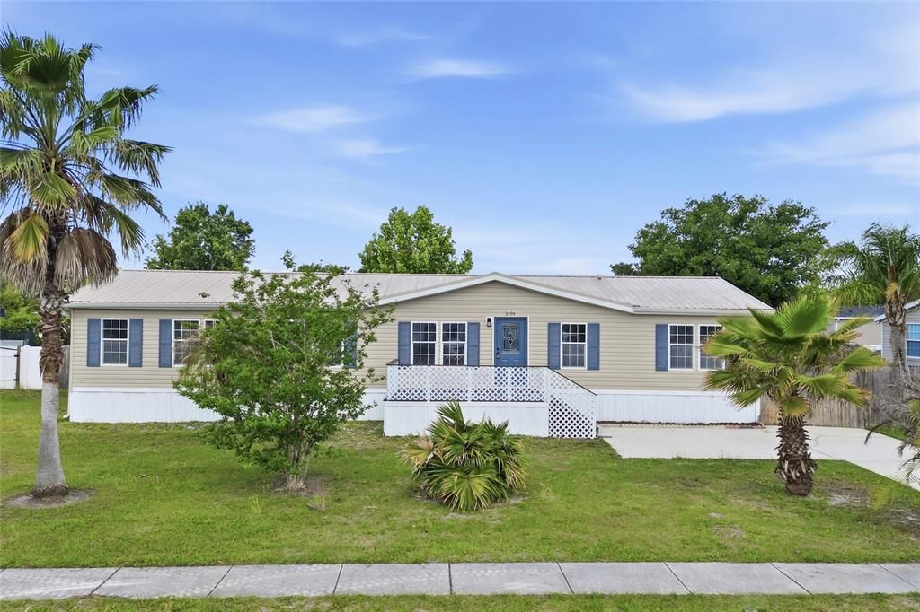Activo con contrato: $324,900 (4 camas, 2 baños, 1782 Pies cuadrados)