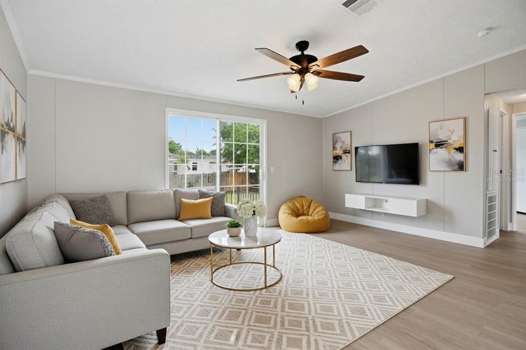 Activo con contrato: $324,900 (4 camas, 2 baños, 1782 Pies cuadrados)