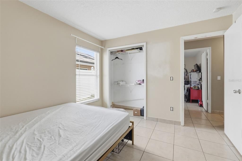 Activo con contrato: $359,990 (3 camas, 2 baños, 1410 Pies cuadrados)
