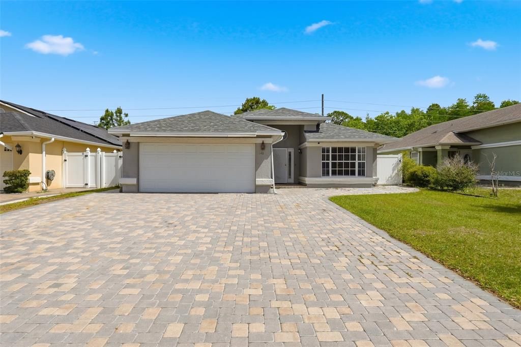 Activo con contrato: $359,990 (3 camas, 2 baños, 1410 Pies cuadrados)