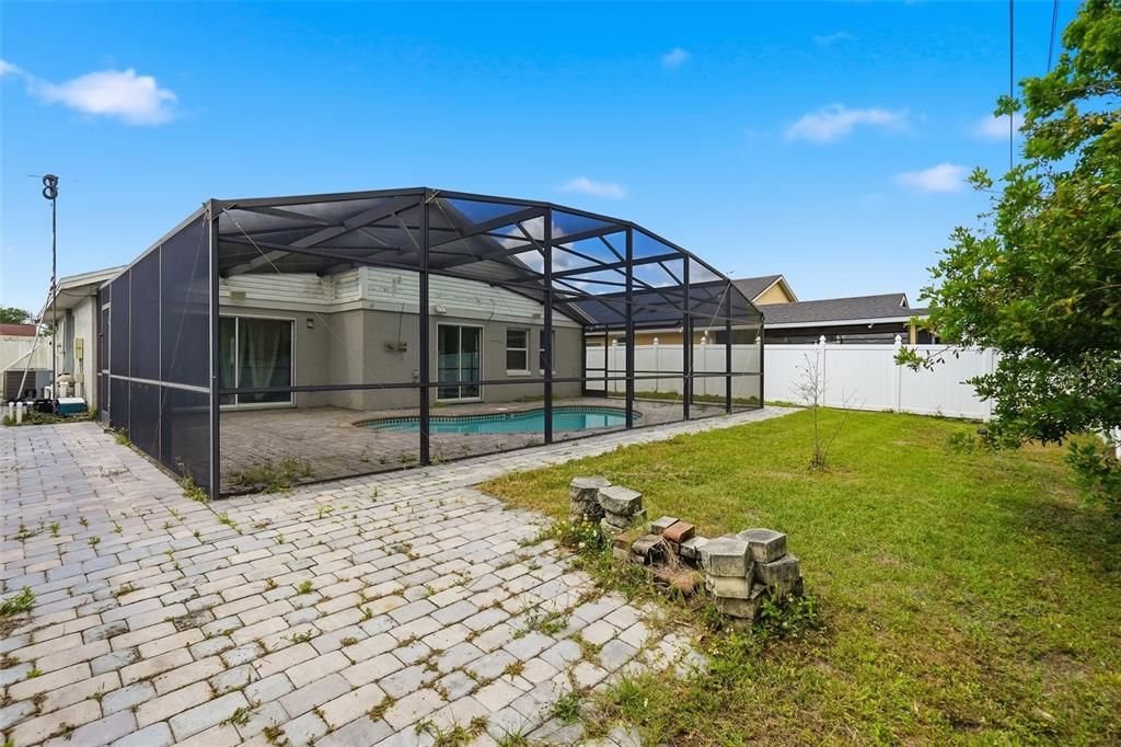 Activo con contrato: $359,990 (3 camas, 2 baños, 1410 Pies cuadrados)