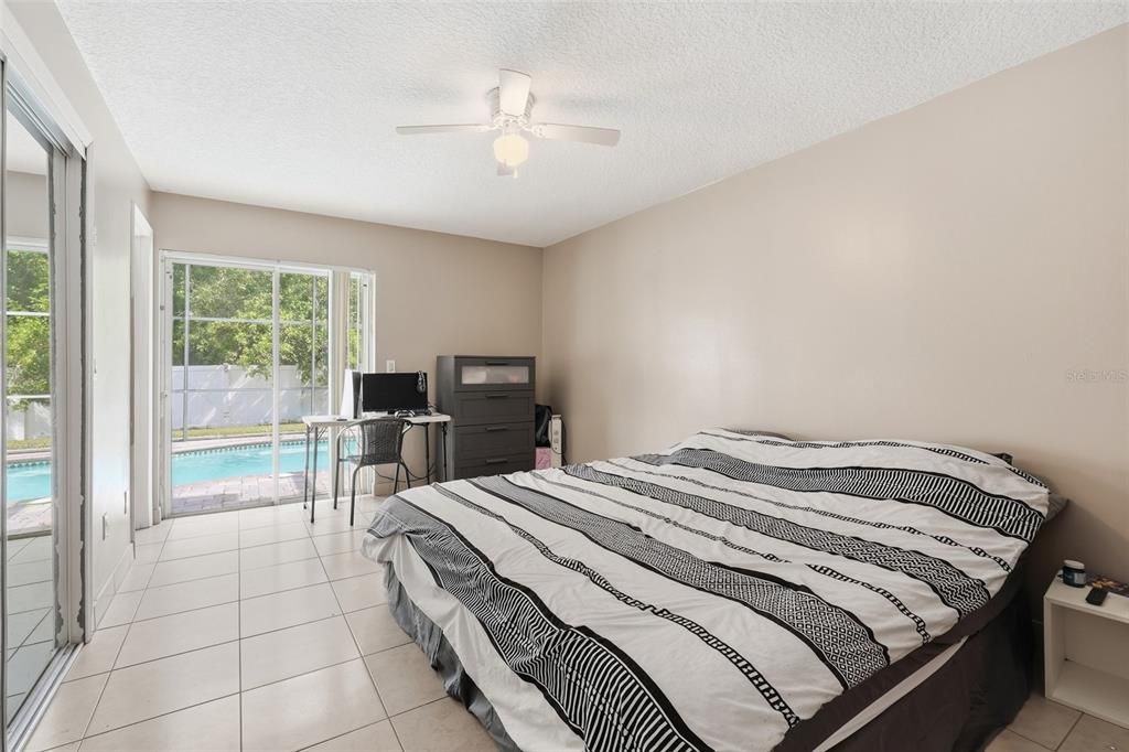 Activo con contrato: $359,990 (3 camas, 2 baños, 1410 Pies cuadrados)