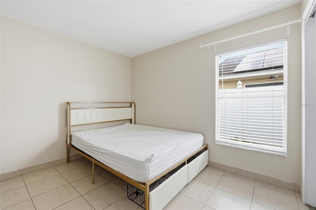Activo con contrato: $359,990 (3 camas, 2 baños, 1410 Pies cuadrados)