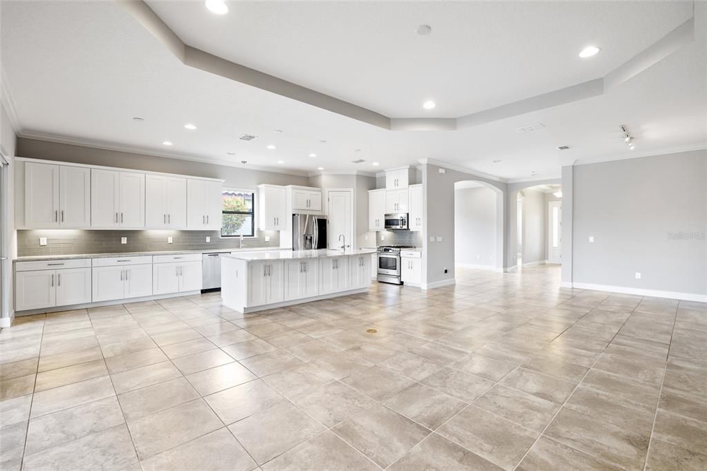 En Venta: $699,900 (3 camas, 3 baños, 2379 Pies cuadrados)