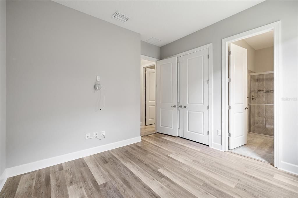 En Venta: $699,900 (3 camas, 3 baños, 2379 Pies cuadrados)