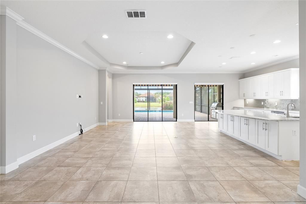 En Venta: $699,900 (3 camas, 3 baños, 2379 Pies cuadrados)