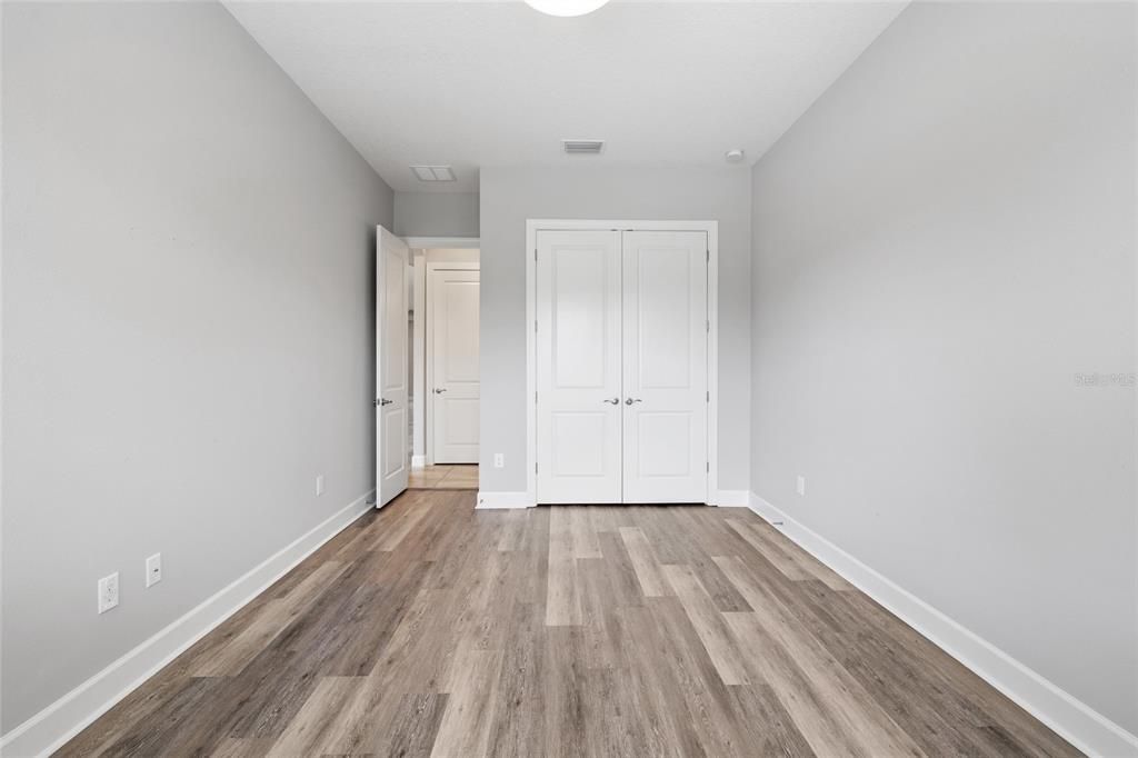 En Venta: $699,900 (3 camas, 3 baños, 2379 Pies cuadrados)