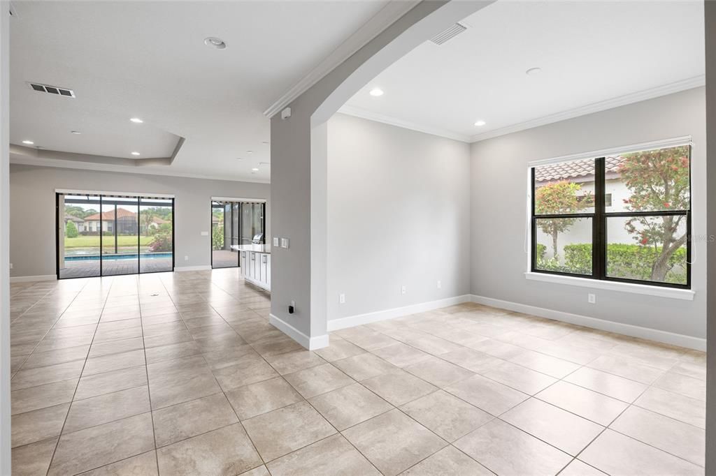 En Venta: $699,900 (3 camas, 3 baños, 2379 Pies cuadrados)