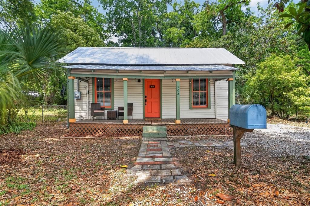 Active With Contract: $249,000 (3 beds, 2 baths, 832 Square Feet)