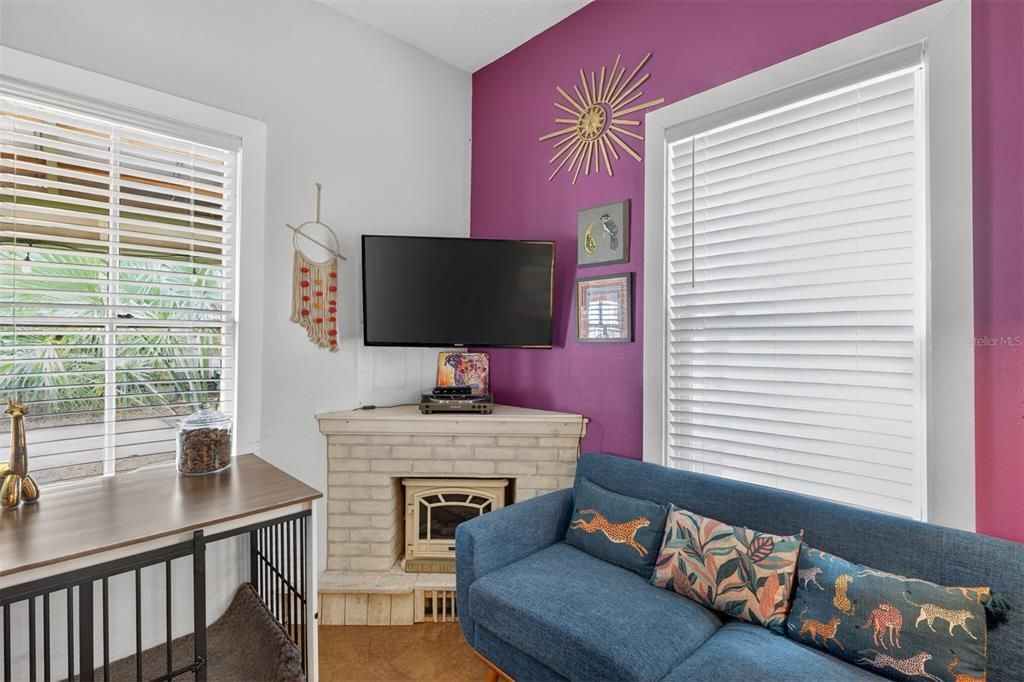 Active With Contract: $249,000 (3 beds, 2 baths, 832 Square Feet)