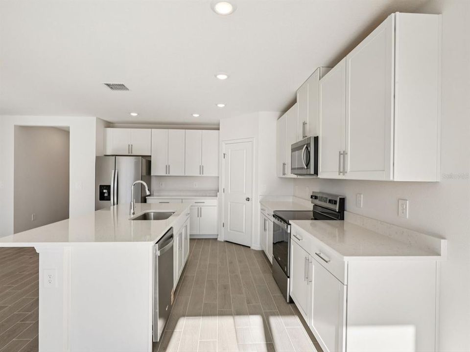 En Venta: $359,790 (4 camas, 3 baños, 2193 Pies cuadrados)