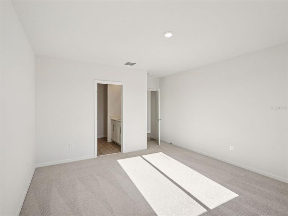 En Venta: $359,790 (4 camas, 3 baños, 2193 Pies cuadrados)
