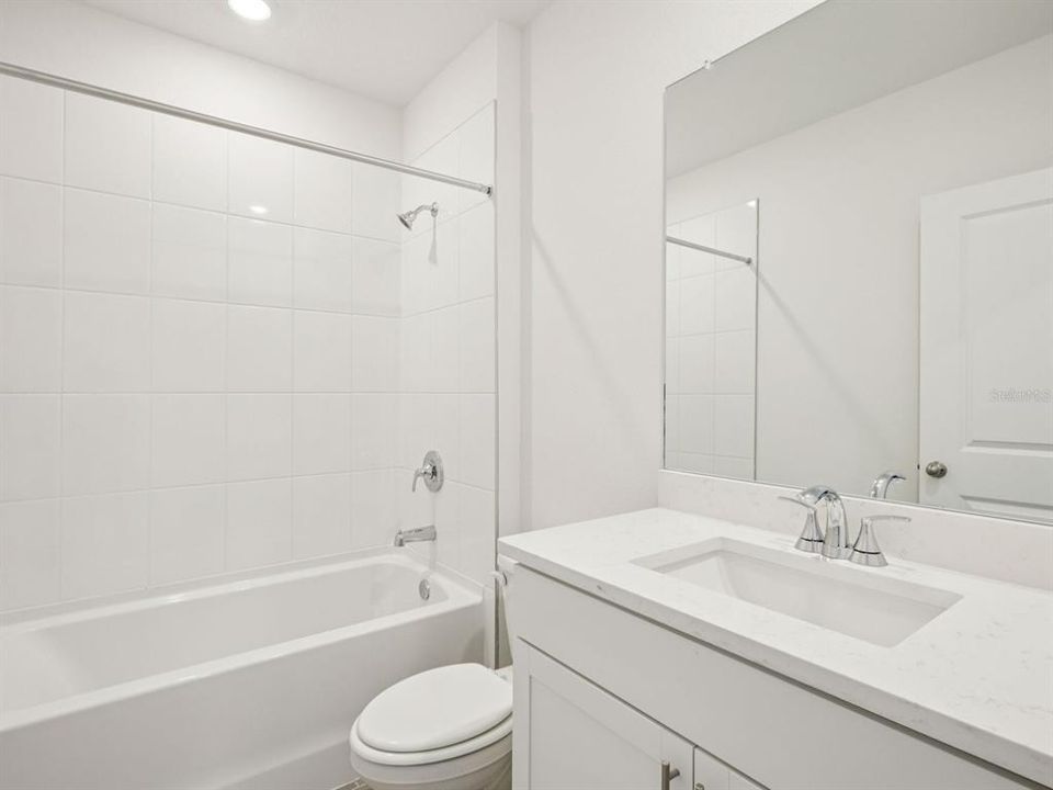 En Venta: $359,790 (4 camas, 3 baños, 2193 Pies cuadrados)
