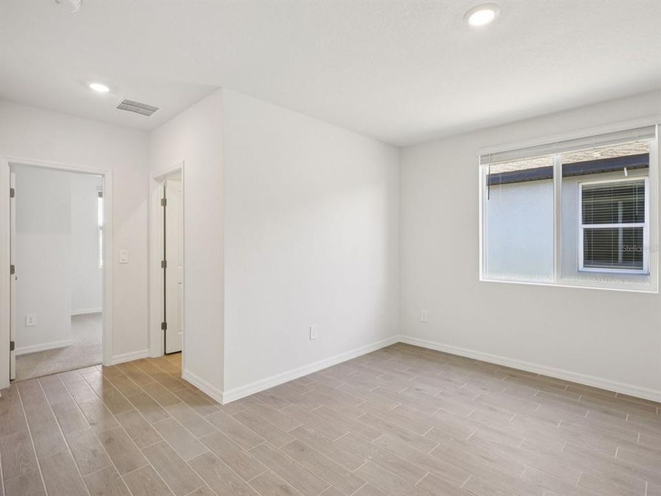 En Venta: $359,790 (4 camas, 3 baños, 2193 Pies cuadrados)