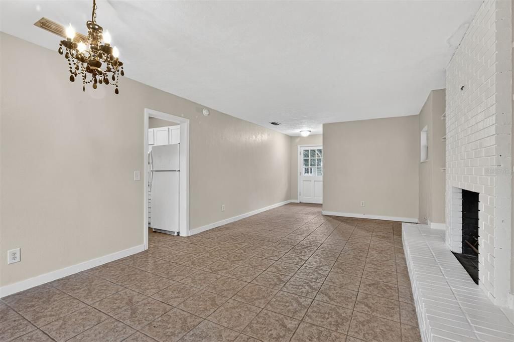 For Sale: $274,400 (3 beds, 1 baths, 1240 Square Feet)