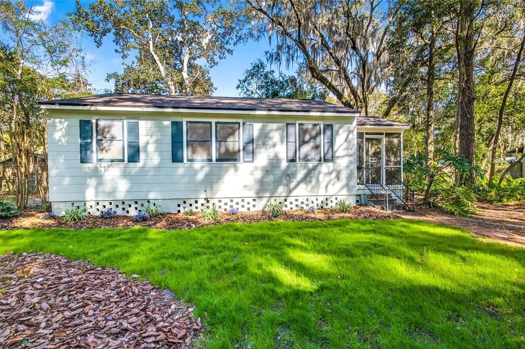 For Sale: $274,400 (3 beds, 1 baths, 1240 Square Feet)