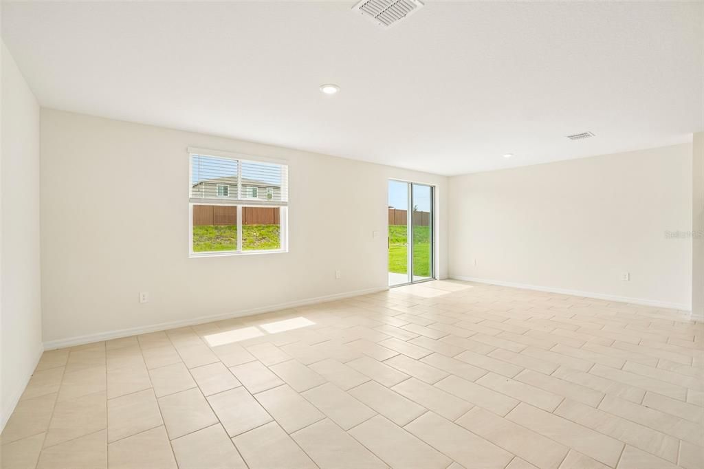 Active With Contract: $359,000 (4 beds, 2 baths, 1840 Square Feet)