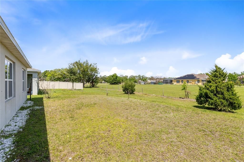 Active With Contract: $375,000 (3 beds, 2 baths, 1672 Square Feet)