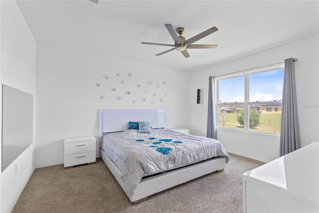 Active With Contract: $375,000 (3 beds, 2 baths, 1672 Square Feet)