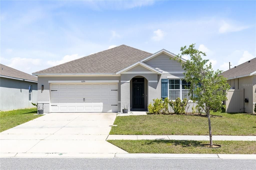 Active With Contract: $375,000 (3 beds, 2 baths, 1672 Square Feet)