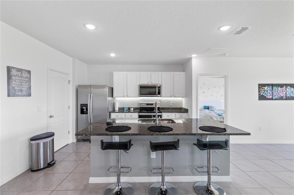 Active With Contract: $375,000 (3 beds, 2 baths, 1672 Square Feet)