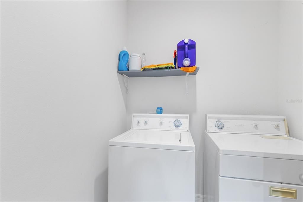 Active With Contract: $375,000 (3 beds, 2 baths, 1672 Square Feet)