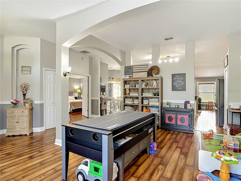 Active With Contract: $365,000 (3 beds, 2 baths, 1893 Square Feet)