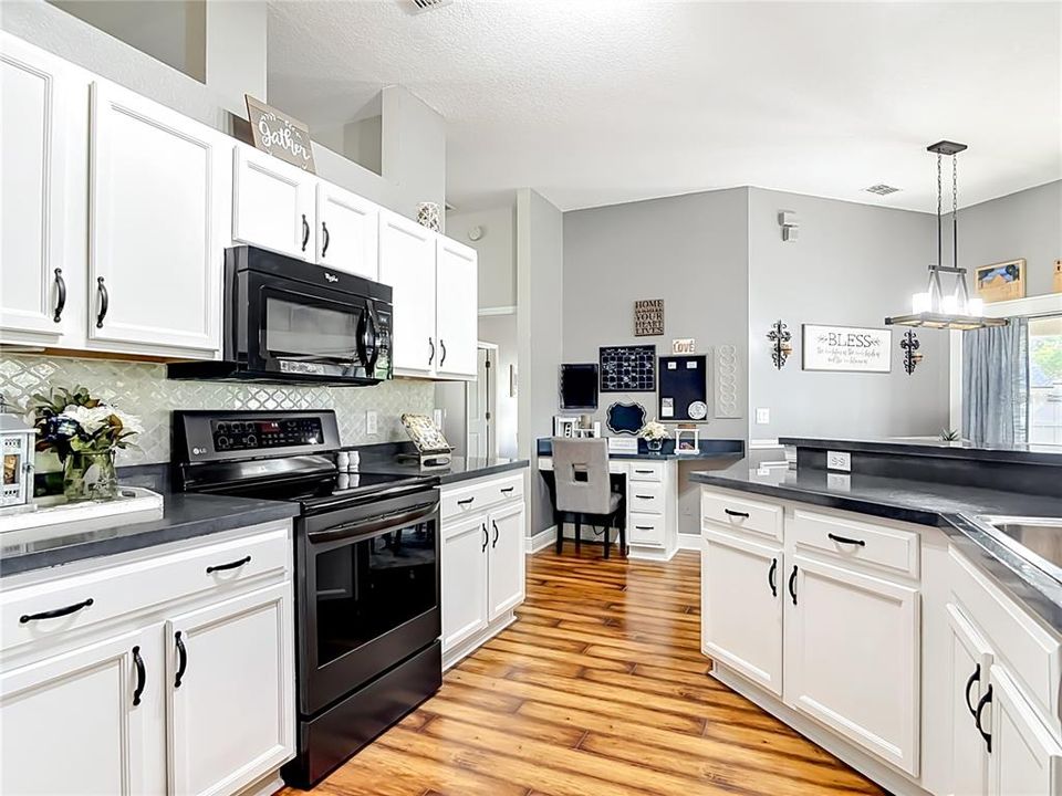 Active With Contract: $365,000 (3 beds, 2 baths, 1893 Square Feet)