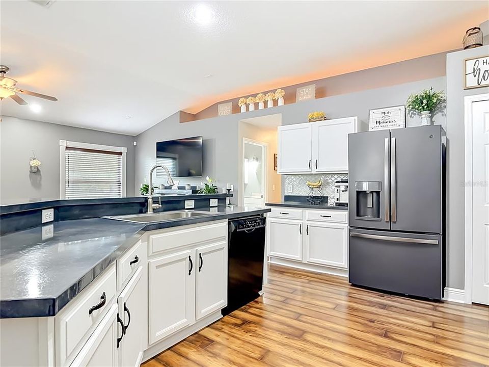 Active With Contract: $365,000 (3 beds, 2 baths, 1893 Square Feet)