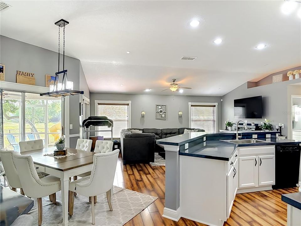 Active With Contract: $365,000 (3 beds, 2 baths, 1893 Square Feet)