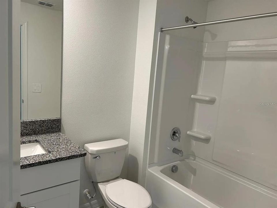 На продажу: $269,900 (3 спален, 2 ванн, 1708 Квадратных фут)
