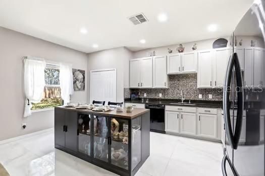 For Sale: $399,900 (4 beds, 2 baths, 1839 Square Feet)