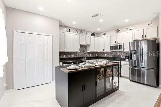For Sale: $399,900 (4 beds, 2 baths, 1839 Square Feet)