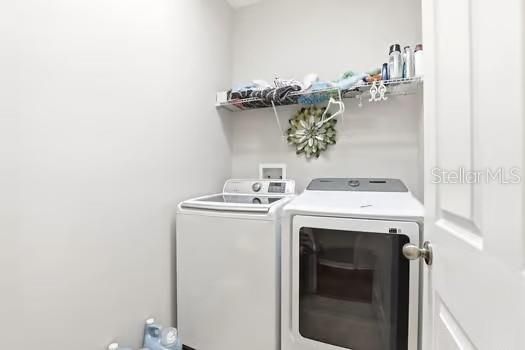 For Sale: $399,900 (4 beds, 2 baths, 1839 Square Feet)