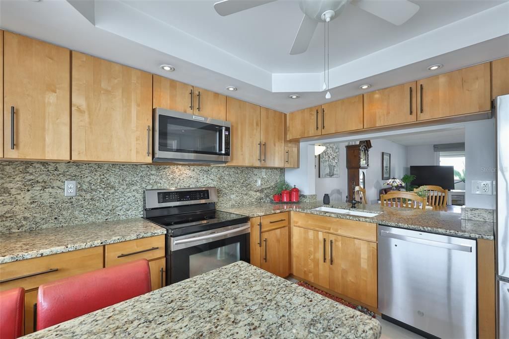 For Sale: $595,000 (2 beds, 2 baths, 1363 Square Feet)